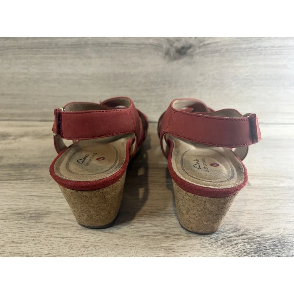 Clarks Un Capri Step Wedge Sandals Red Nubuck Womens 9 M Shoes Summer Strappy
